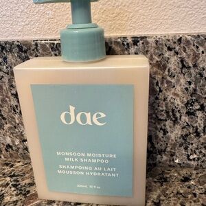 NEW Dae Monsoon Moisture Milk Shampoo